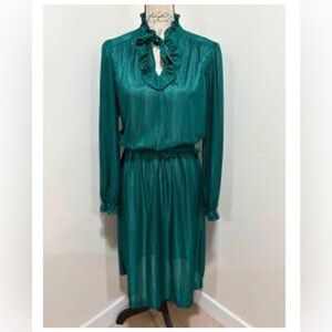 1970s Vintage JC Penny Fashions S Ruffle
Keyhole Neck Knee Length Dress